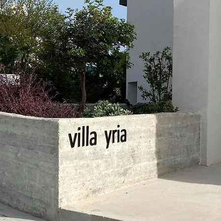 Yria Villa Coral Bay