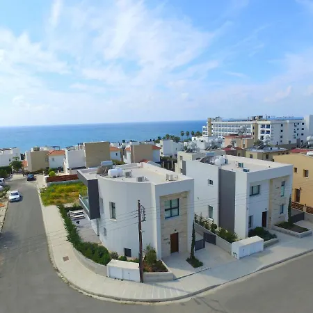 Yria Villa Coral Bay