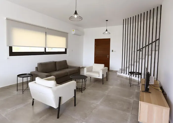 Yria Willa Coral Bay